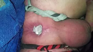 play Gunter bisexual jucându-se cu un tânăr sexy în fund