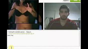 Afspelen Omegle hete opgehangen geile jongen trekt zich af aan oudere 42-jarige milf