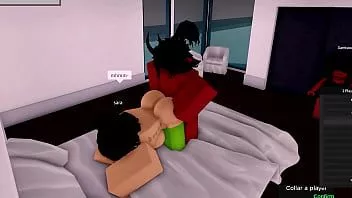 Redare Demon se ia cu sapa roblox în timp ce prietena se uită
