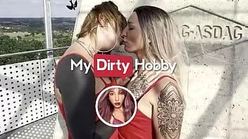 play Déesse tatouée (sexyrachel846) se fait plaisir avec la bite dure du caméraman à l'extérieur - mon passe-temps sale