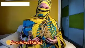 চালান তুর্কি আরব স্ত্রী হিজাবে বড় স্তন সহ মুসলিম ক্যামের রেকর্ডিং 26শে অক্টোবর