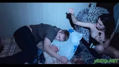 play La teenager tettona Agnessa si scatena in una cosa a quattro hardcore