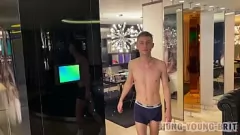 चलाएँ Busty coed नंगा नाच: हंग BB स्टड के साथ रफ ग्रुप सेक्स
