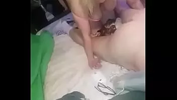 play Lizt8m comendo o cu do marido tonyt8m como penitência por desobediência. ela aceita sua punição e com prazer come a bunda dele até que ela tenha o peido de cereja em sua boca que ela tanto merece.