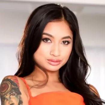 Porno Yıldızı Avery Black