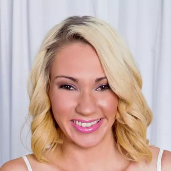 Porno Yıldızı Sara Monroe