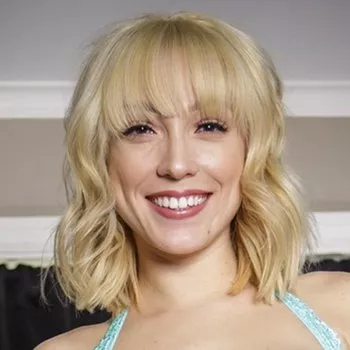 قناة Lily Labeau