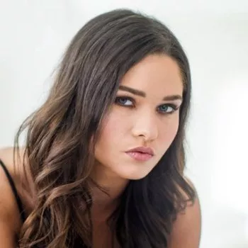ポルノスター Zoe Bloom